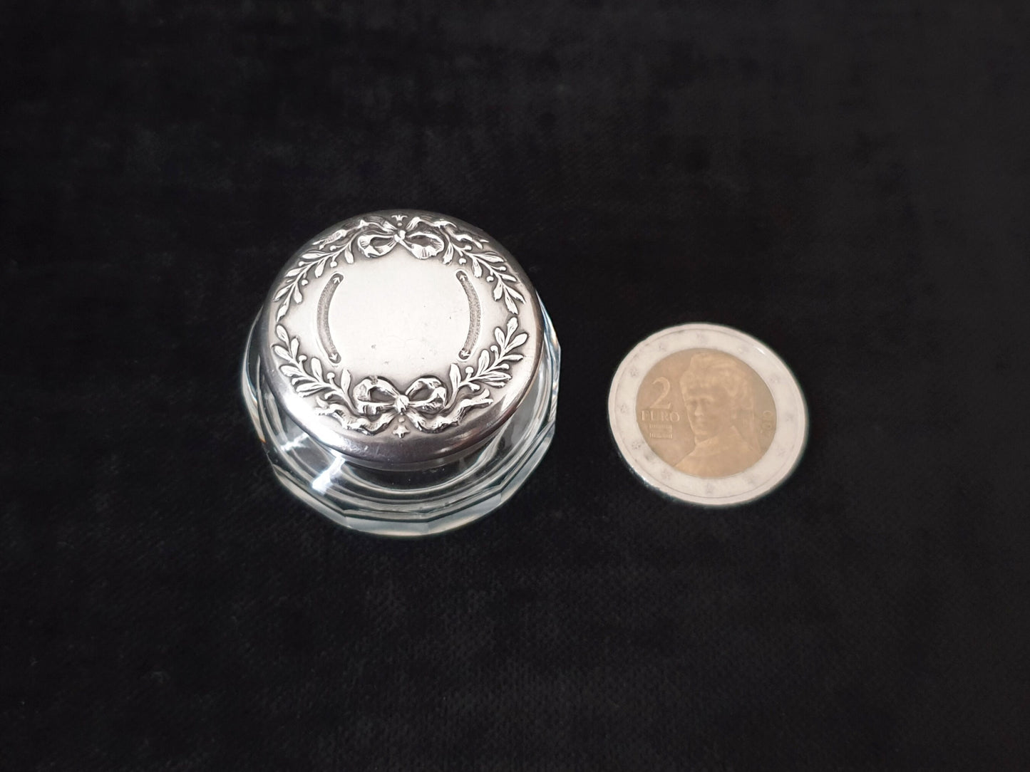 Antique Small Pillbox with Lid in 800 Silver and Glass Body