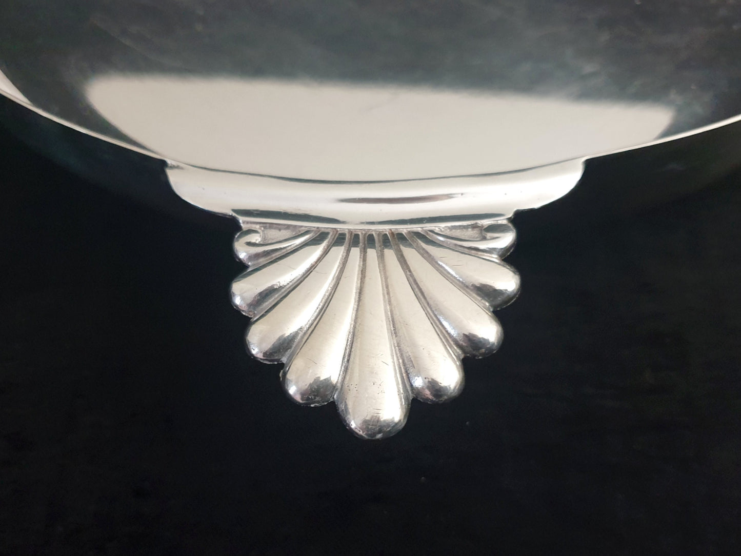 Silver Plated Round Casserole Dish or Serving Bowl with Scallop Shell Design Handles