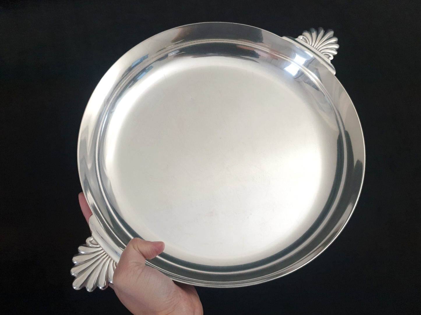 Silver Plated Round Casserole Dish or Serving Bowl with Scallop Shell Design Handles