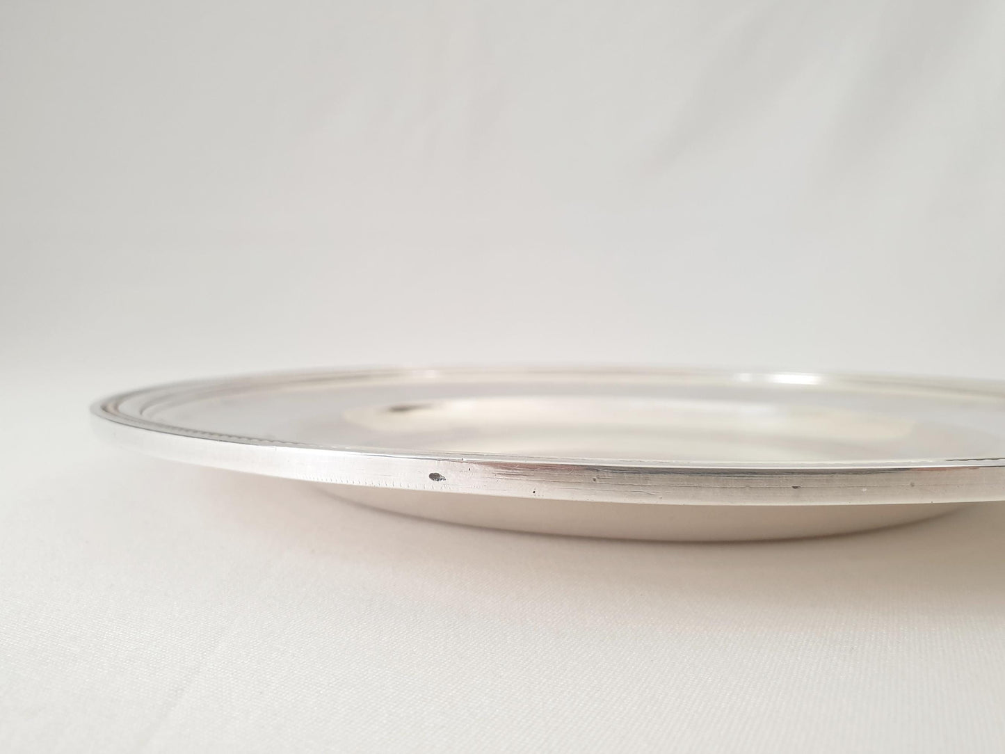 Christofle Silver Plated 27cm Round Platter or Serving Tray Decorated with Strings of Pearls