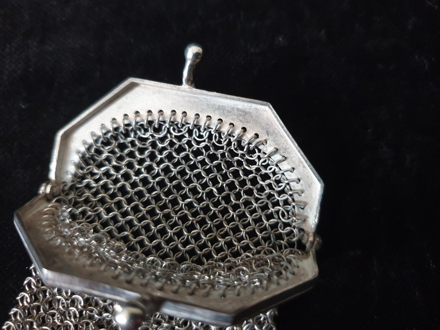 Vintage Silver Coin Purse with Pentagon Shaped Clutch Frame – French Silver Mesh Coin Purse