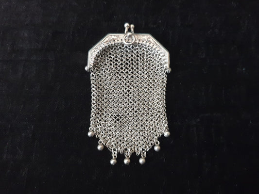 Vintage Silver Coin Purse with Pentagon Shaped Clutch Frame – French Silver Mesh Coin Purse