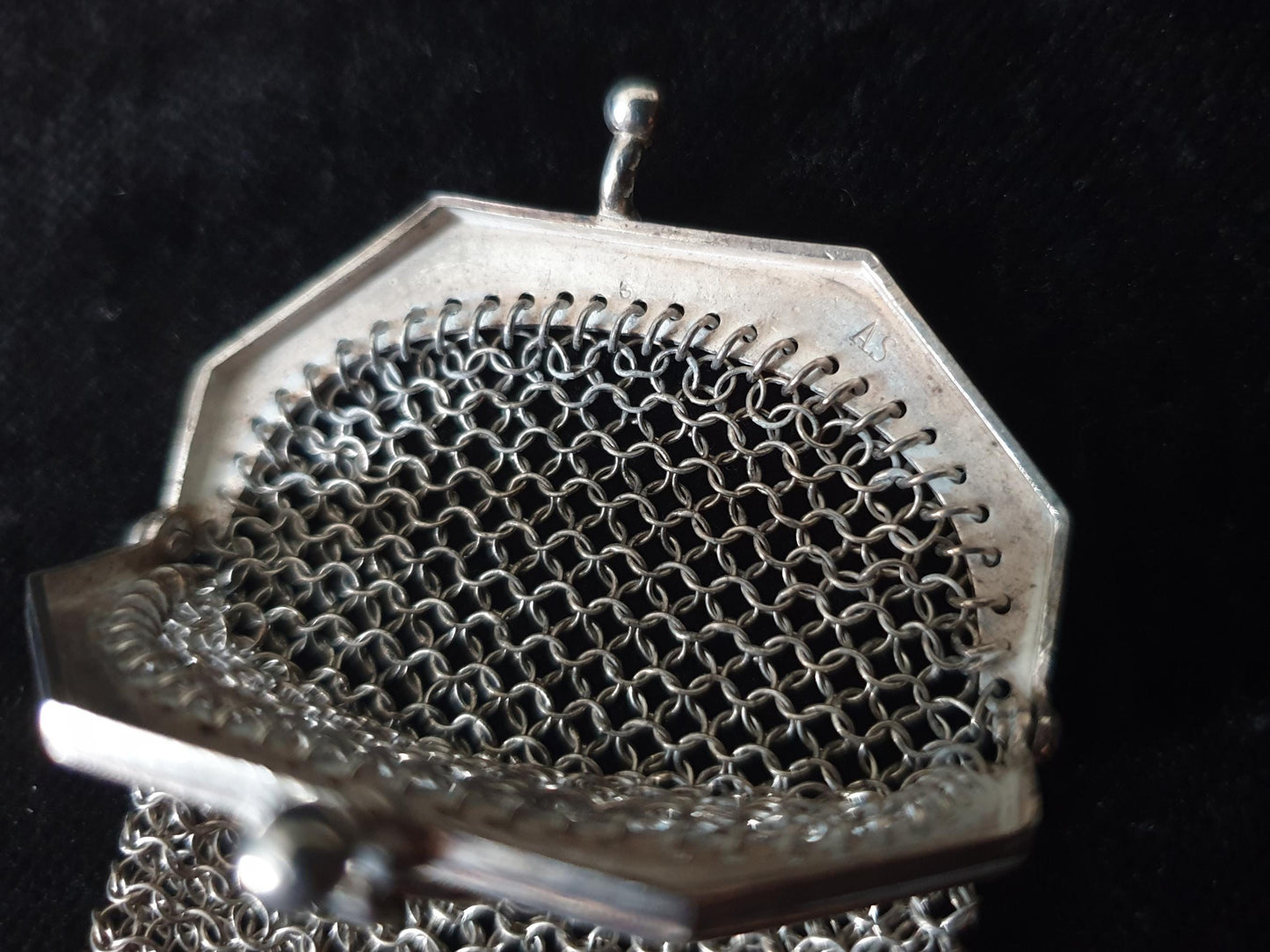 Vintage Silver Coin Purse with Pentagon Shaped Clutch Frame – French Silver Mesh Coin Purse