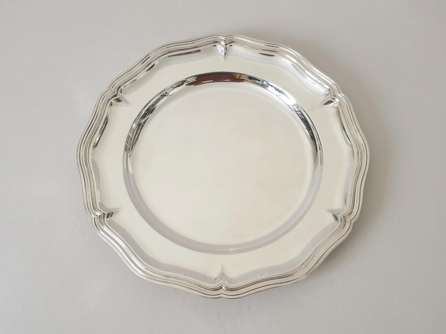 Christofle Excellent Condition Silver Plated Round Platter or Serving Tray