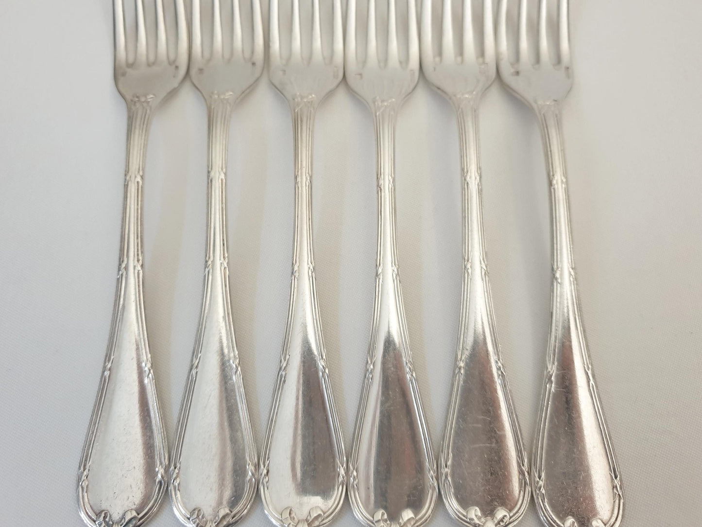 Christofle 12 Silver Plated Table Forks 'Ribbons' Model - 12 French Christofle Dinner Forks