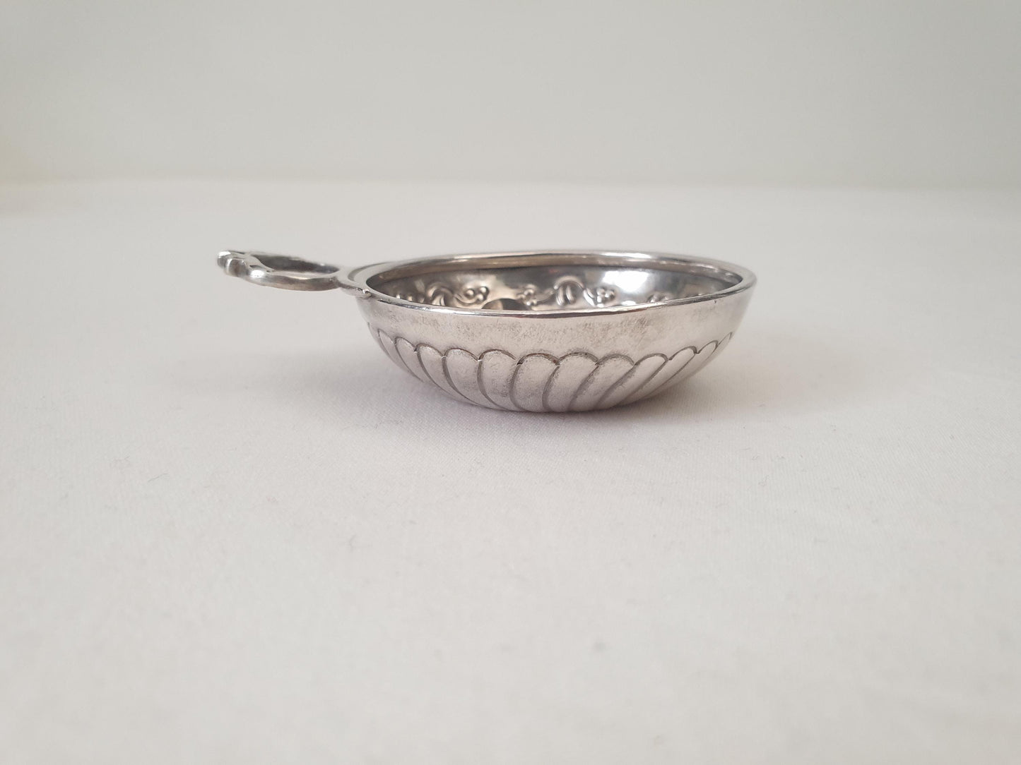 French Antique 950 Silver Bourgogne Wine Taster (Tastevin) by Marc Parrod, Dijon