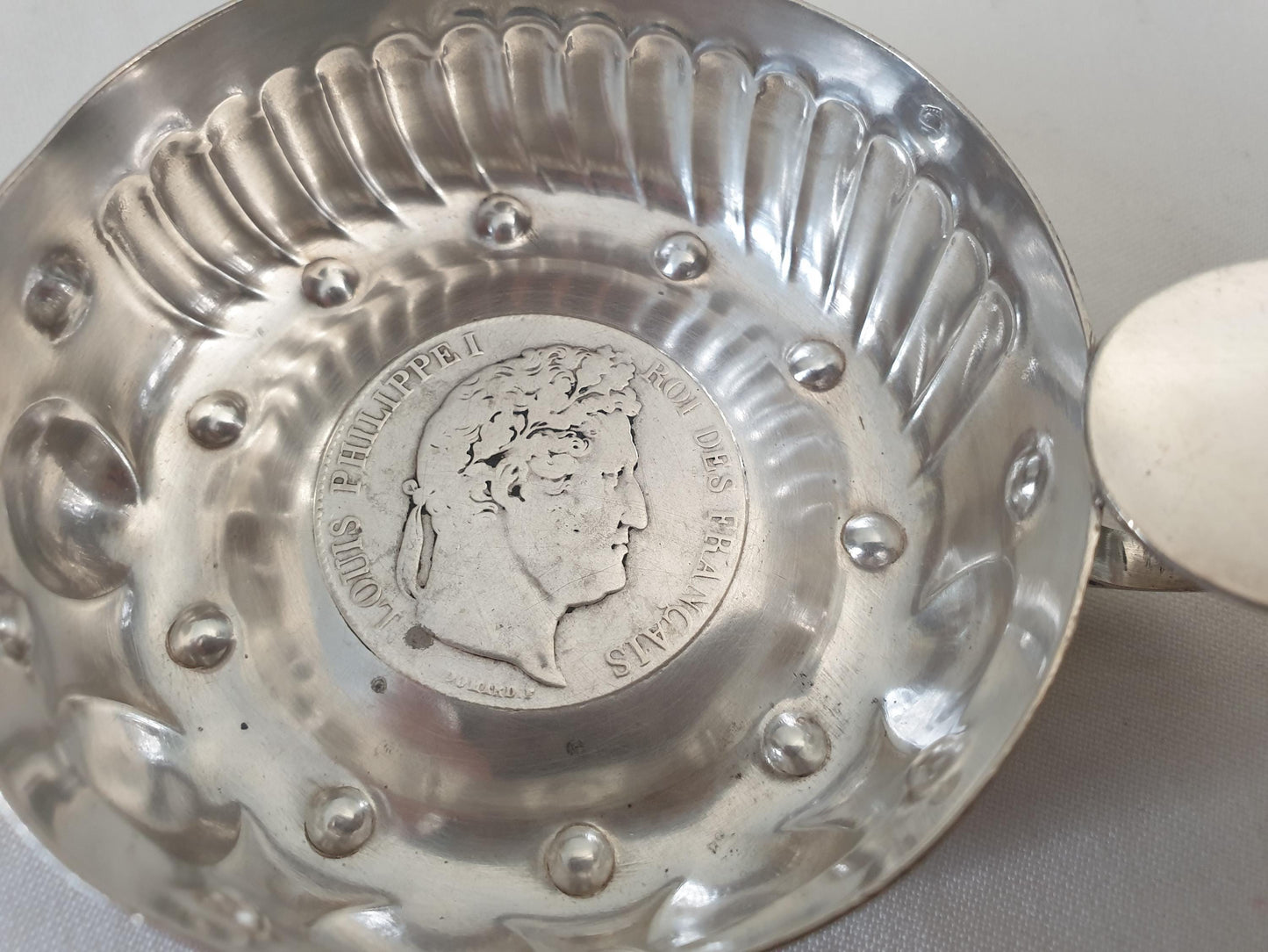 Antique French 800 Silver Wine Taster (Tastevin) with Rare 5 Francs LOUIS PHILIPPE Ier 1834 Silver Coin